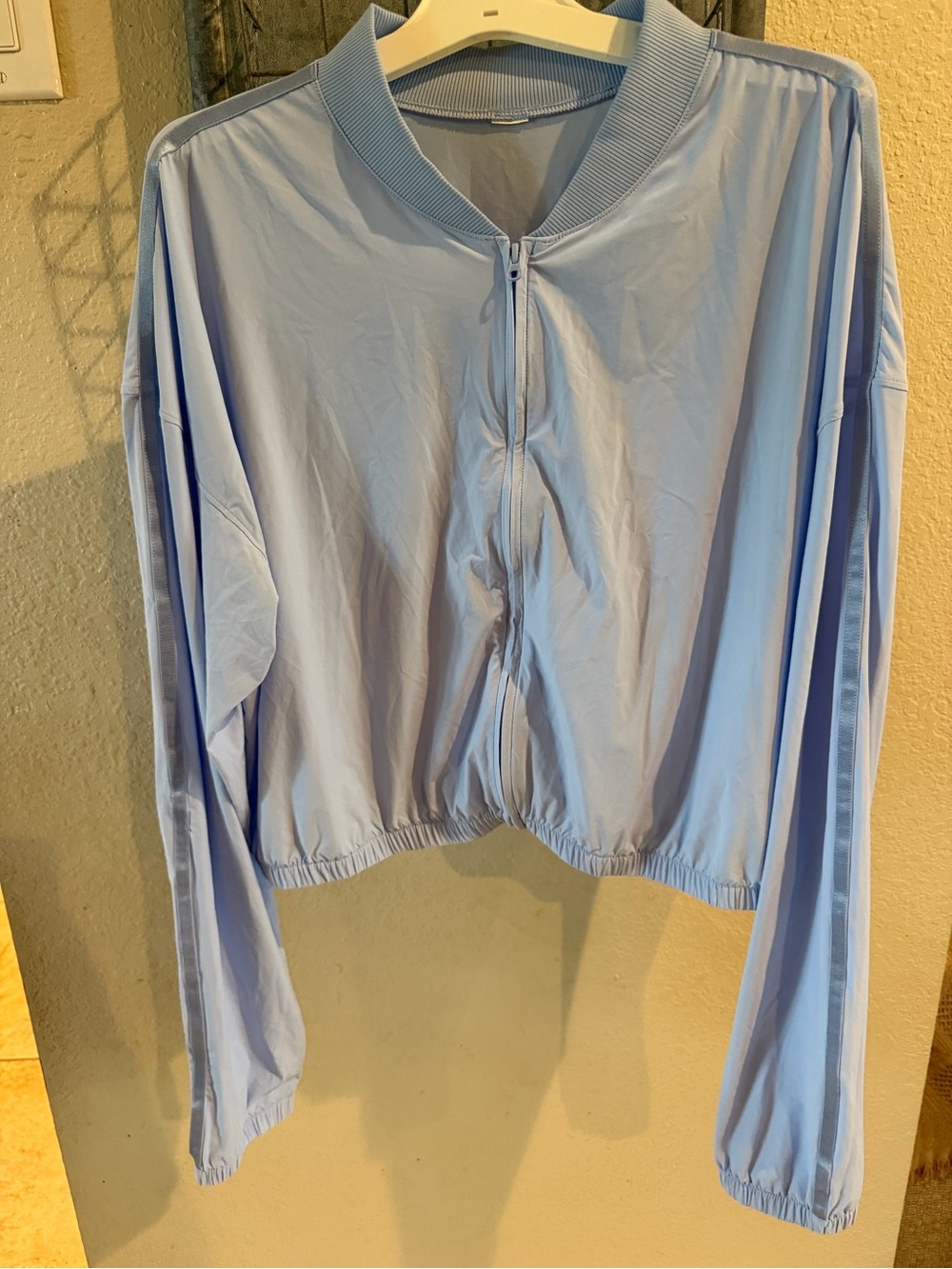 ALO Yoga Cropped Breezy Full Zip Cover Up- Seashell Blue - Picture 3 of 5